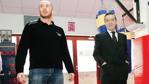 Câte clase are Cătălin Zmărăndescu, de fapt. Îți vei schimba radical părerea despre "fiorosul" de la Power Couple
