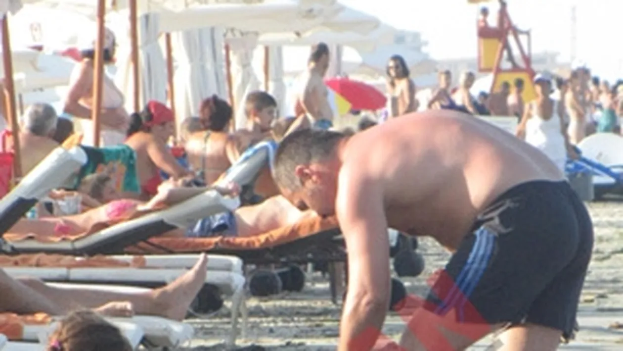 Mosu a fost pus la carat nisip de fetita sa