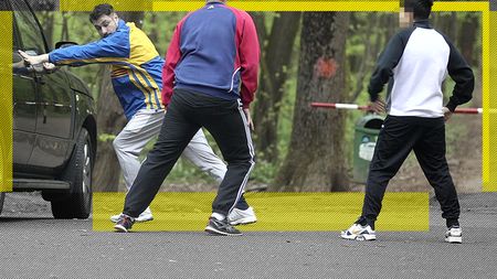 Când e frate lângă frate, se dă lumea la o parte, iar CANCAN.RO are dovada. Primele imagini cu Alexandru Pițurcă și Edan împreună. S-au dus în pădure și...