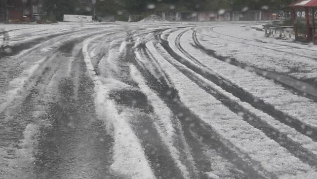 Localităţi din Gorj, acoperite de un strat de gheaţă de 10 cm! Imagini incredibile