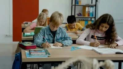 Se dau sau nu bursele înainte de Paște? Răspunsul care îi va nemulțumi pe elevi