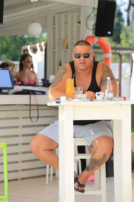 Povestea neştiută a lui Nikos, interlopul care a murit în braţele iubitei! Doar prietenii îi ştiau secretele