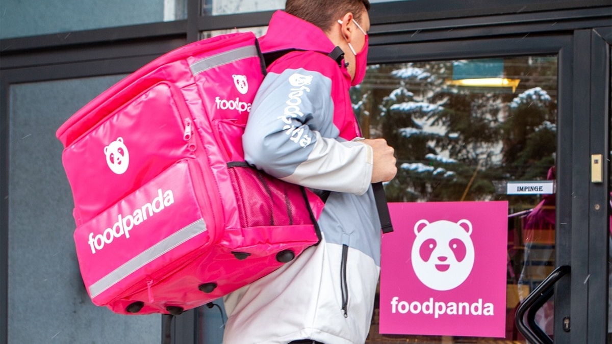 Să vezi și să nu crezi! Câți lei câștigă lunar un livrator de la Foodpanda