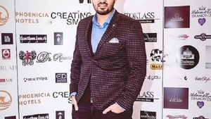 VIDEO / Nadir şi-a dat barba jos! Cum arată artistul cu noul look: are mustaţă şi barbă în stil muscă 