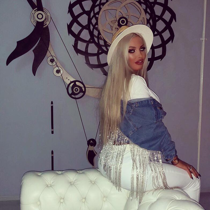 Vedetele din showbiz se întrec în posterioare! Cine este pe primul loc FOTO