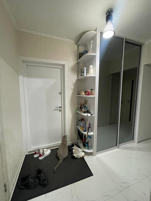 Cum arată apartamentul Iulianei Beregoi din Orhei pe care părinții ei l-au scos la vânzare. Are 2 camere și 55 de metri pătrați