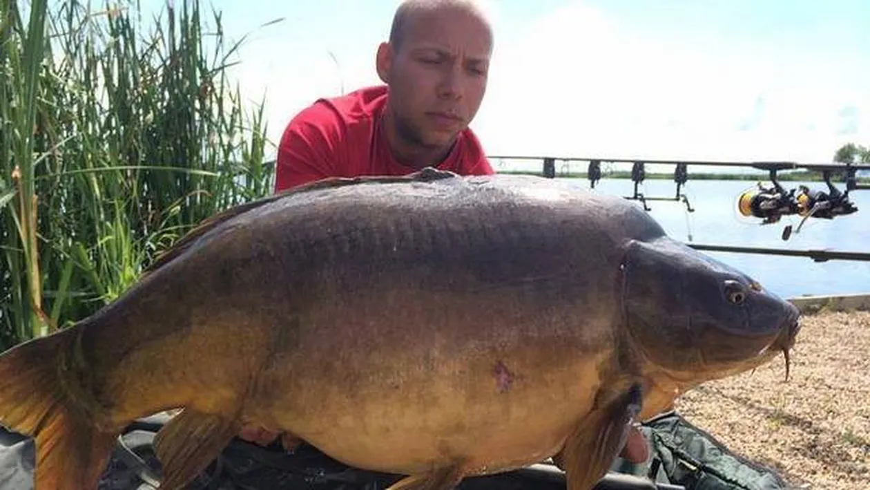 Povestea fabuloasa a unuia dintre cei mai buni pescari din Romania! A inceput sa prinda peste cu forta! “Aruncam cu pietre in apa