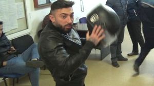 Nepotul celebrului Napoleon a mai făcut o victimă. Pe cine înjunghiat în spate interlopul care l-a "tranșat" pe Bebino