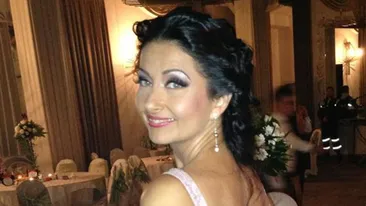 Se leaga o idila? Gabi Cristea, prima oara in public cu un barbat, dupa divort. L-a sedus intr-un tricou roz si a zambit mereu