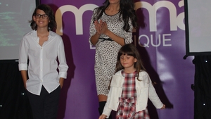 Serea si Sina si-au impartit ca la serviciu sarcinile de crestere a copiilor. Vezi cine este lupul rau si cine e parintele bun