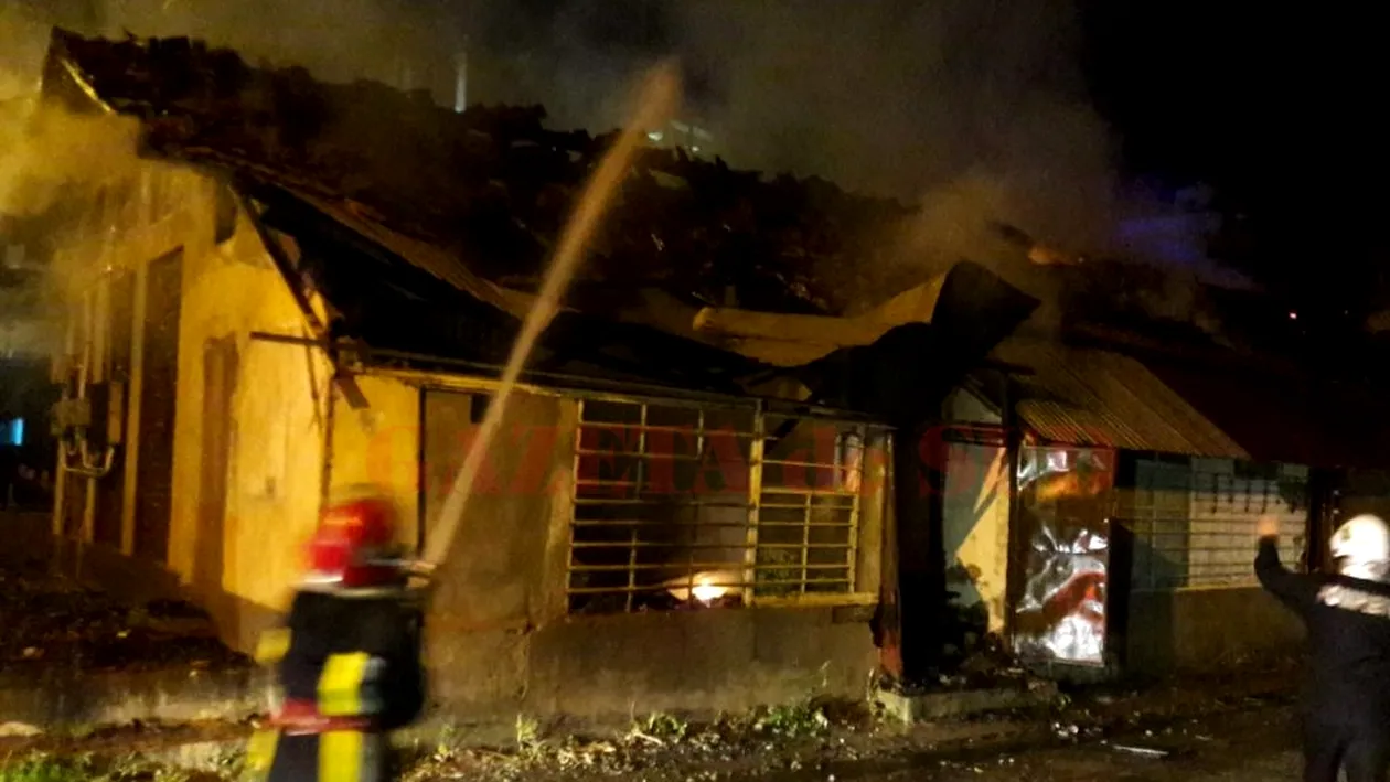 Incendiu la o hală din Craiova! Au intervenit cinci autospeciale