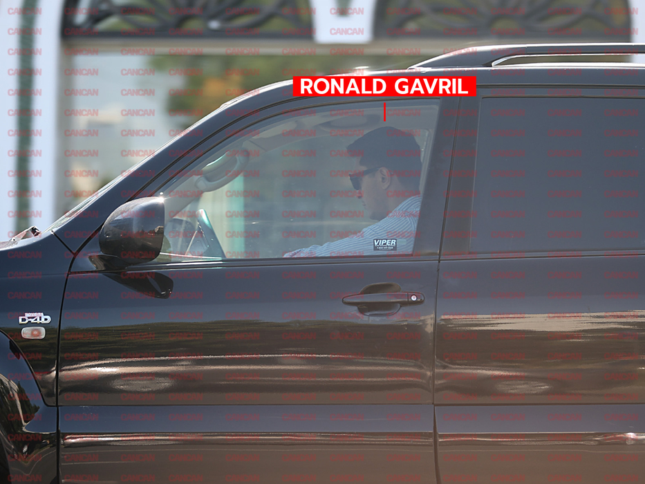 Ronald Gavril a zărit locul de parcare (Foto: CANCAN.RO)