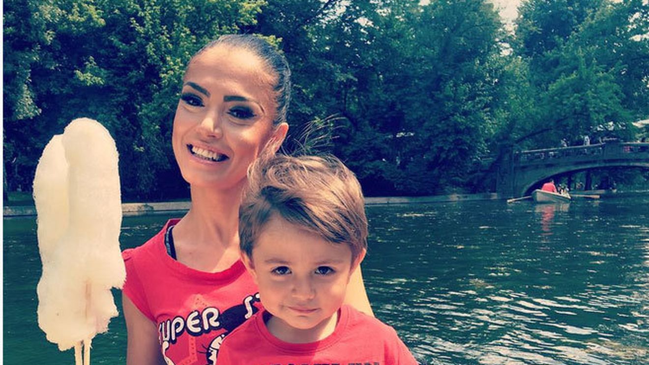Andreea Mantea, experienţă de neuitat alături de fiul ei. S-a gândit să-i ofere ceva special de 1 iunie!
