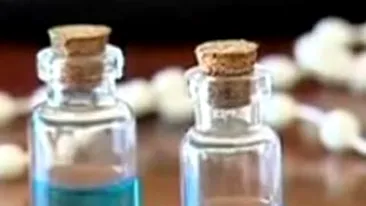 VIDEO A dat 2.000 de dolari pentru doua sticlute cu fantome!