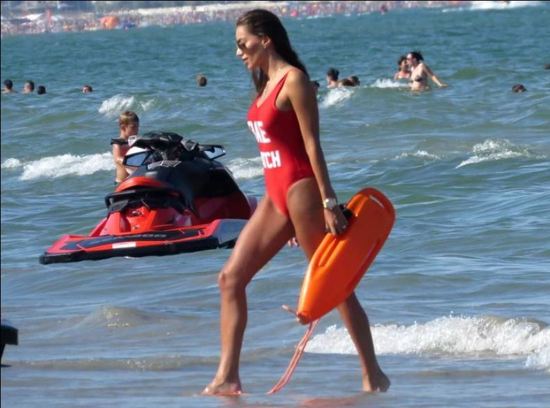 Oana Marica, una dintre cele mai sexy femei din showbiz