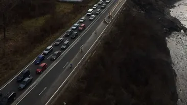 Se circulă infernal pe drumul spre munte! Cozi de câţiva kilometri, în prima zi din minivacanţa de 1 Decembrie VIDEO