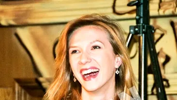 Adela Popescu danseaza singura si trista pe strazi! Afla cine semneaza coregrafia artistei