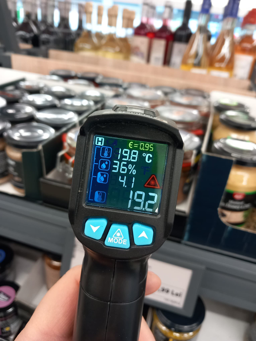 Piedone a luat magazinele cu pește la control, înainte de Florii! A găsit GÂNDACI, icre expirate, pești necorespunzători