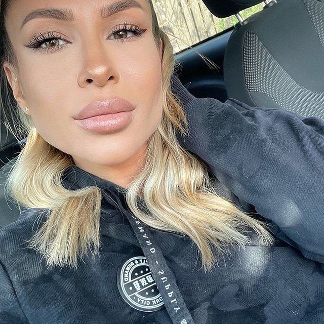 Ana Maria Cuzdrioreanu face furori pe social media
 / Sursă foto: Instagram