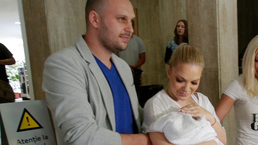 Andreea Antonescu îl face praf pe soțul ei: ”M-am căsătorit cu el de milă”