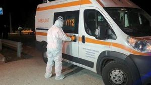 Suspiciune de coronavirus în căminele studențești din Regie! O studentă a fost preluată de ambulanță