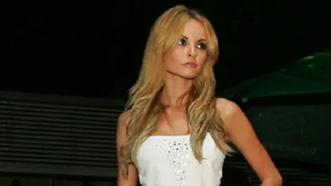 Alexandra Badescu si-a marit din nou buzele! Ma simt foarte bine, imi era dor de senzatia asta