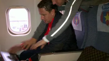 Imagini in premiera din avionul cu care stelistii au aterizat la Bucuresti! Uite in ce hal s-a prostit Meme de bucurie!