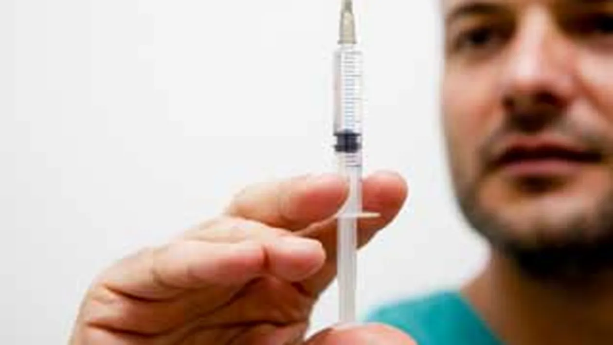 Moartea lui Toni Tecuceanu i-a speriat! Sute de romani s-au vaccinat impotriva gripei porcine!