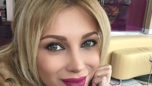 Lora şi-a lăsat fanii cu gura căscată cu ultima ei achiziţie. Ce a primit cântăreaţa de Mărţisor!