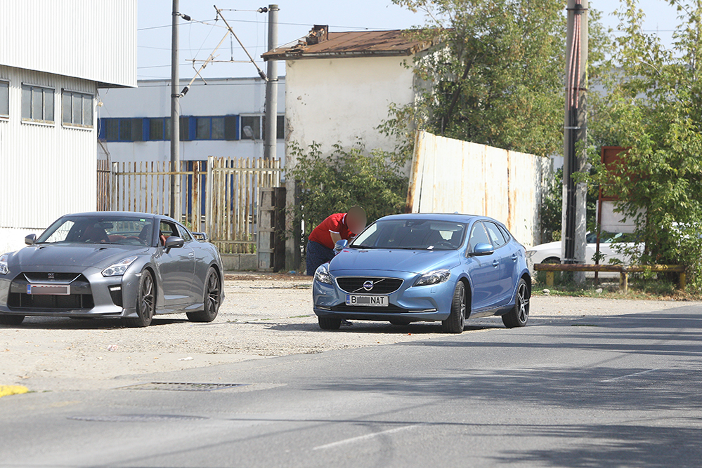 Bărbatul care a vorbit cu Anca Lungu are un superb Nissan G-TR de 100.000 de euro