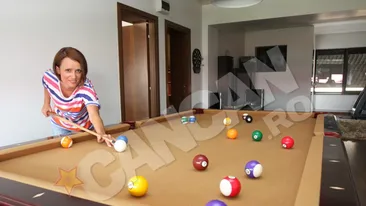 Fosta sotie a milionarului, talentata cu tacul! Doamna Negoita marcheaza la gaura