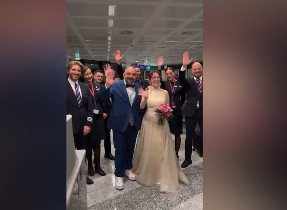 Nuntă inedită pe un zbor Wizz Air! Ivano și Federica și-au unit destinele în aer, pe 15 aprilie 2024. VIDEO