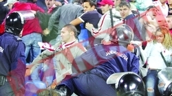 Jandarmeria si Justitia alunga oamenii din stadioane