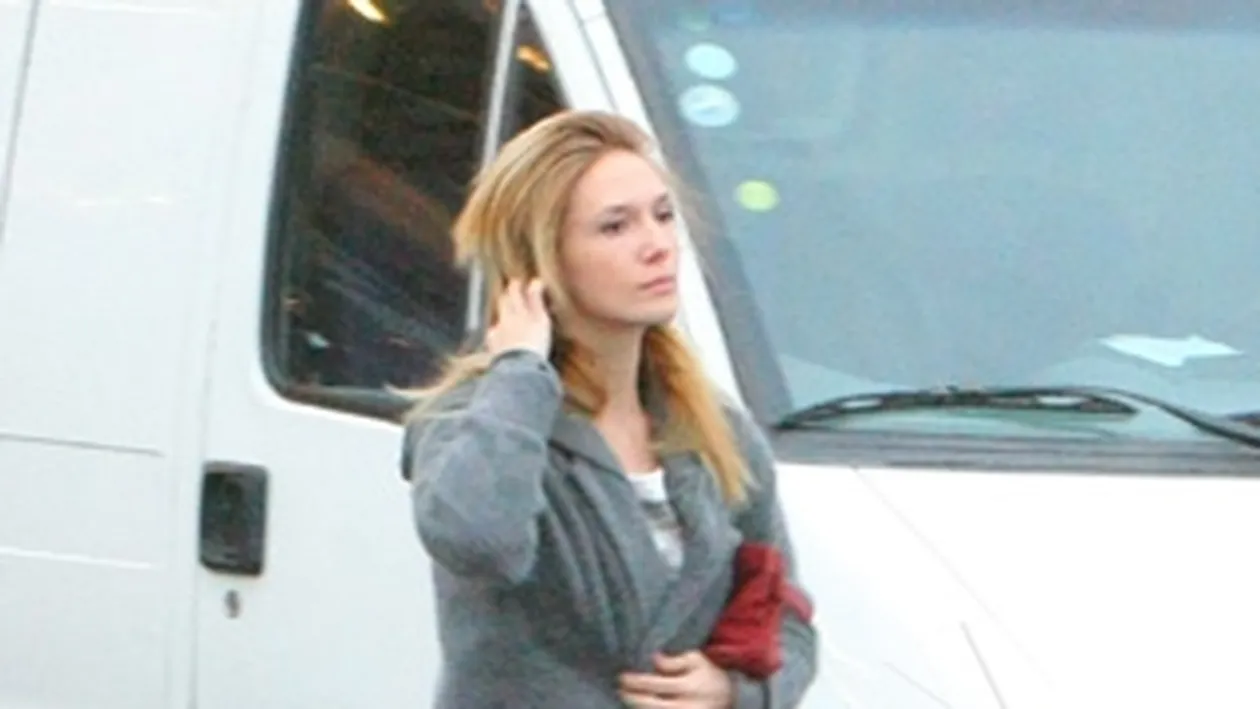 Adela Popescu n-a gasit o rama foto pe gustul ei! A plecat cu mainile goale de la cumparaturi