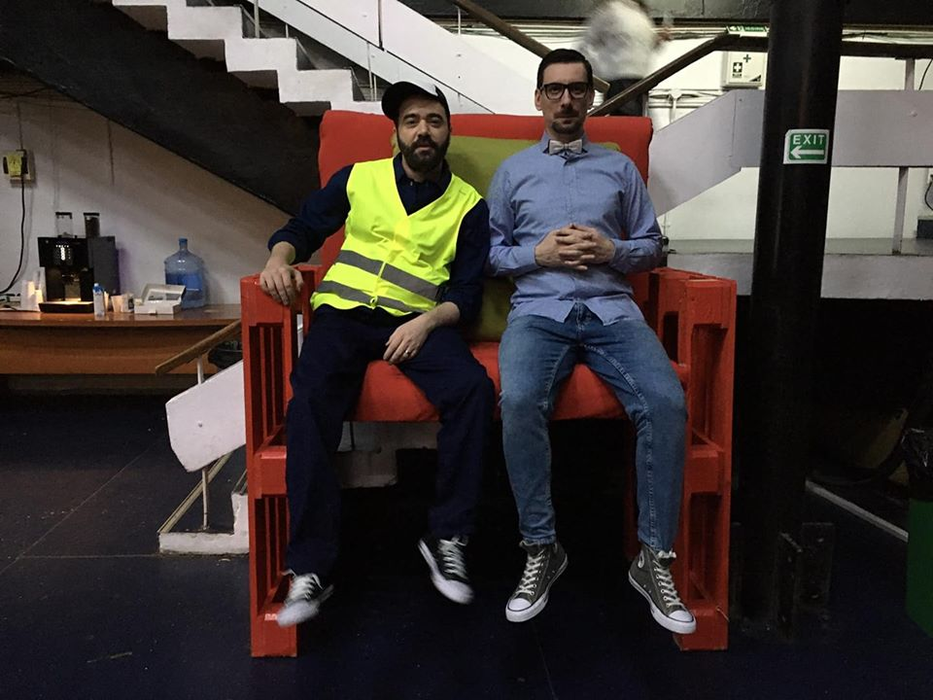 Cristi dumitru și colegul lui de scenă, Bogdan Nițu