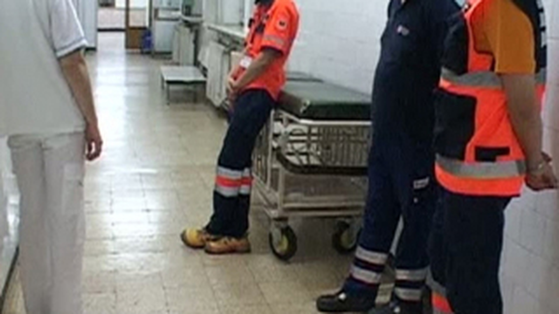 O doctorita si o asistenta, batute si amenintate cu moartea de tatal unui copil de un an jumatate