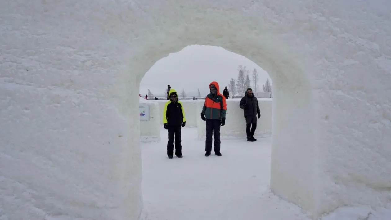 Ce a păţit o familie de români, după ce a rezervat o cazare văzută pe Netflix! De necrezut cum au fost nevoiţi să doarmă