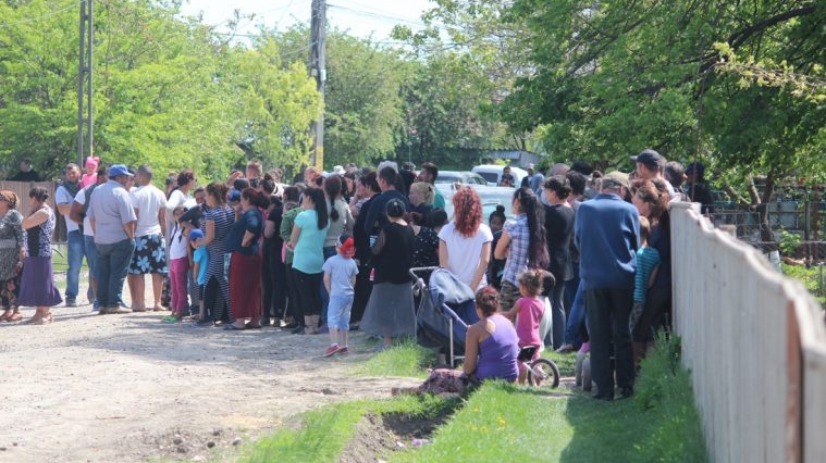 Uluitor! Un preot din Ilfov a lăsat mortul în drum pentru că nu s-a înțeles la bani cu familia decedatului