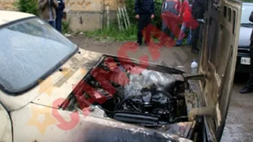 Culmea ghinionului! I-a luat masina foc pe drumul spre Remat! FOTO