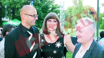 A pupat-o de fata cu logodnicul!