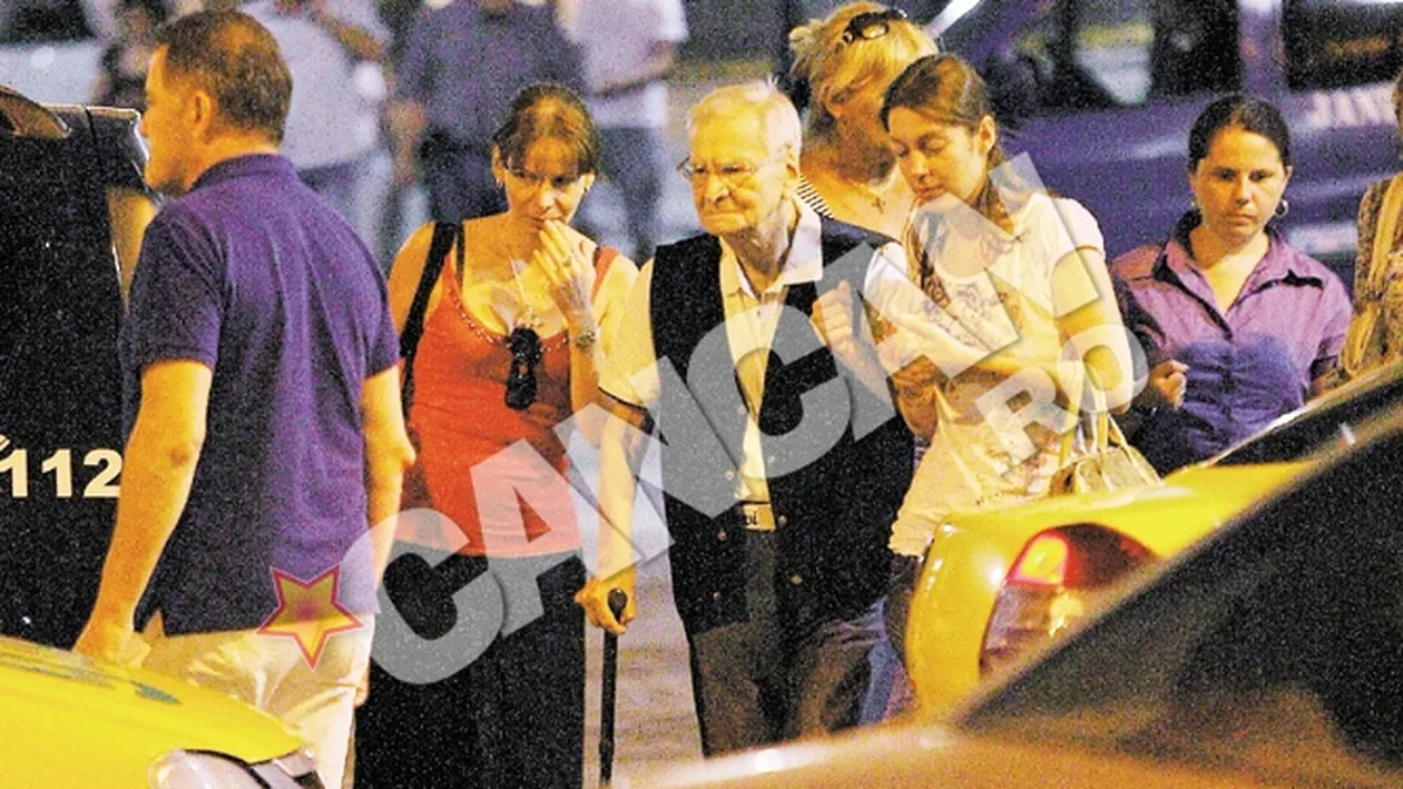 Radu Beligan a starnit mari emotii clientilor de la terasele din zona Teatrului de Comedie! Aplaudat pe strada, in Centrul Vechi