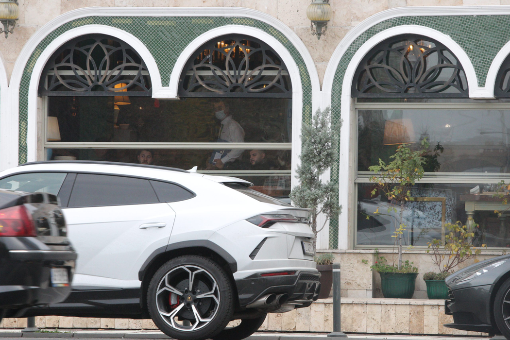 Adiță conduce un Lamborghini Urus în valoare de peste 400 de mii de euro