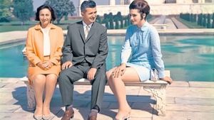 Ce făcea Elena Ceaușescu în baie când n-o vedea nimeni! "Era un monstru"