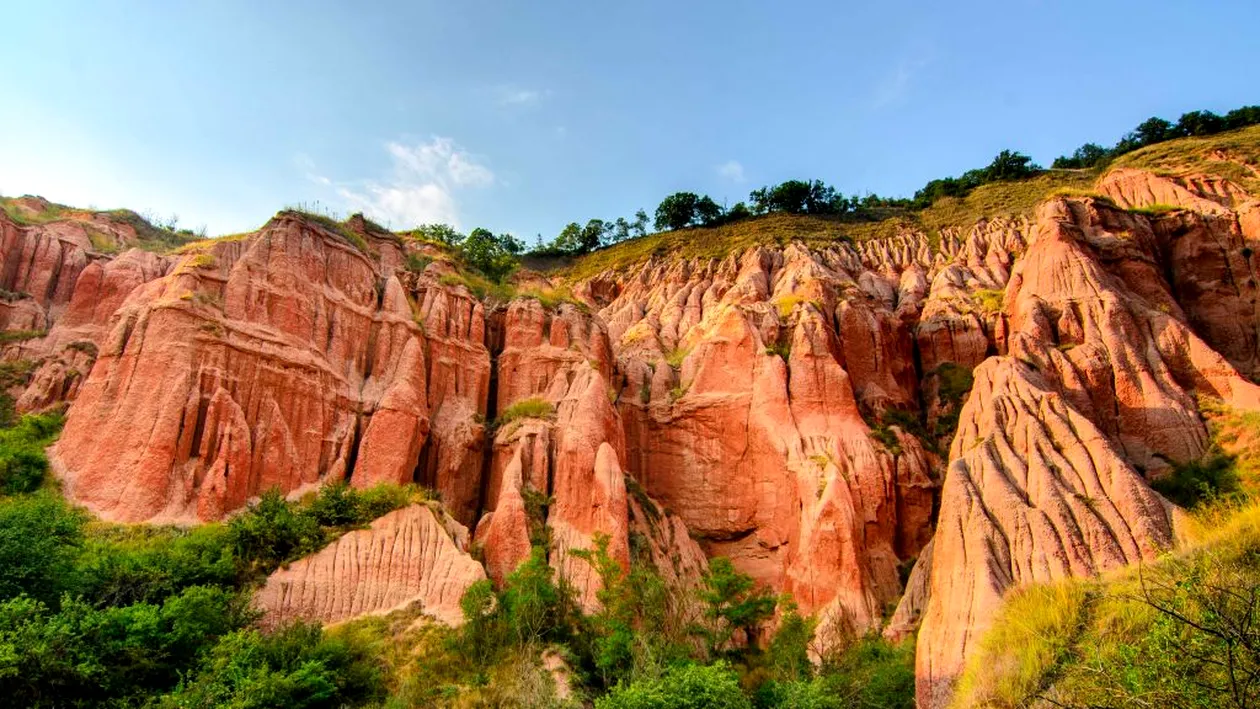 Aria protejată din România pe care o știu puțini turiști. Peisajele de aici sunt spectaculoase