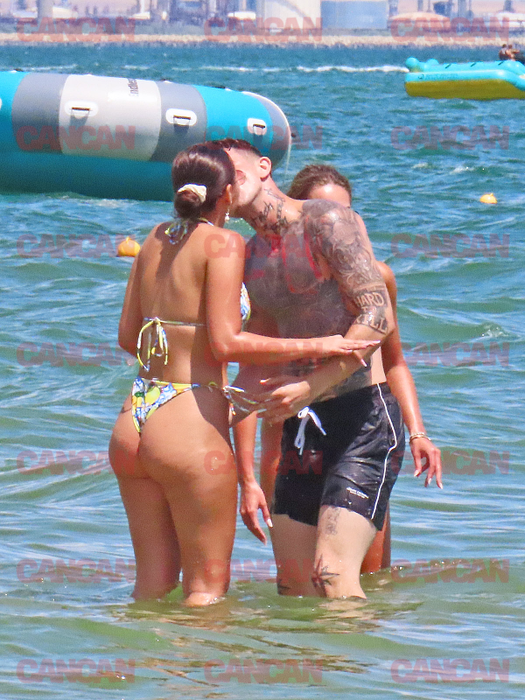 MGK și fiului celebrului manelist, Vali Vijelie, au petrecut clipe splendide la mare