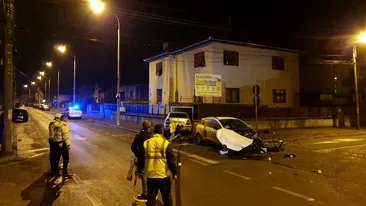 Accident de circulație în Sibiu. Două persoane rănite au fost transportate la spital