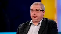 Sorin Ovidiu Balan, surprins in oras cu sotia lui. A asteptat-o linistit in timp ce ea a luat cu asalt toate magazinele