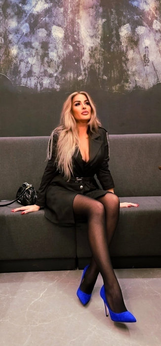 Afacerista de 40 de ani este convinsă că destinul ei ar fi fost diferit dacă femeia care a găsit-o abandonată în fața unui bloc nu o lua la ea acasă foto: arhivă personală