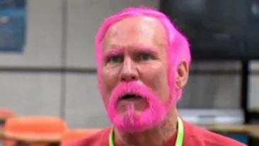 Gestul lui a stârnit hohote de râs! Ce a făcut un profesor, după ce a piedut un pariu cu elevii săi! Sunt un om de cuvânt