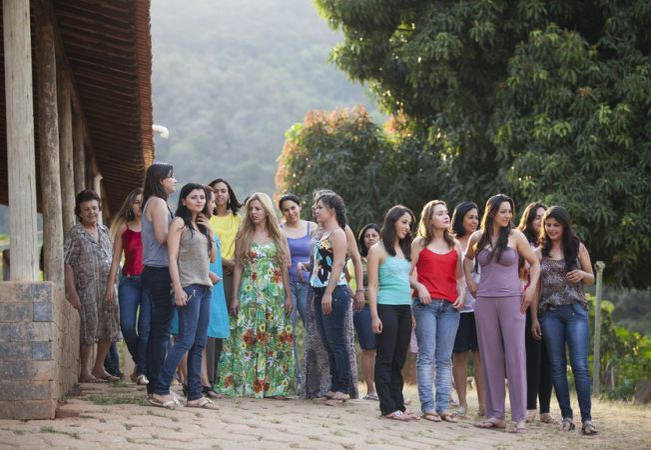 Acesta e oraşul în care trăiesc doar femei, iar cea mai „bătrână” dintre ele are 35 de ani! Ce trebuie bărbaţii să facă pentru a putea fi chemaţi acolo